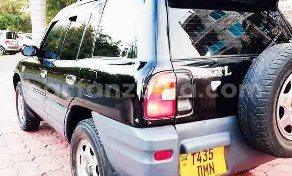 Nunua Ilio tumika Toyota RAV4 Nyeusi Gari ndani ya Moshi nchini Kilimanjaro Nunua Ilio tumika Toyota RAV4 Nyeusi Gari ndani ya Moshi nchini Kilimanjaro