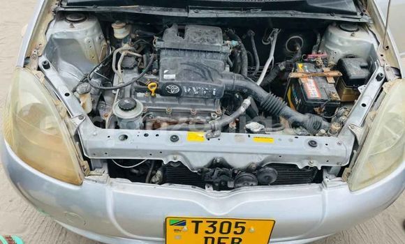 Nunua Ilio tumika Toyota Vitz Fedha Gari ndani ya Moshi nchini Kilimanjaro Nunua Ilio tumika Toyota Vitz Fedha Gari ndani ya Moshi nchini Kilimanjaro
