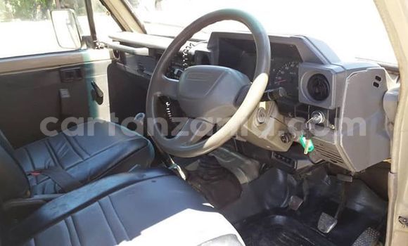 Buy Used Toyota Pickup Beige Car in Dar es Salaam in Dar es Salaam Buy Used Toyota Pickup Beige Car in Dar es Salaam in Dar es Salaam