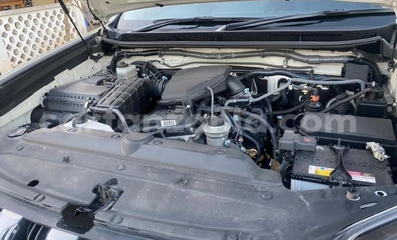 Nunua Ilio tumika Toyota Land Cruiser Prado Nyeupe Gari ndani ya Dar es Salaam nchini Dar es Salaam Nunua Ilio tumika Toyota Land Cruiser Prado Nyeupe Gari ndani ya Dar es Salaam nchini Dar es Salaam