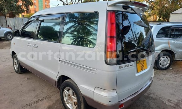 Nunua Ilio tumika Toyota Noah Fedha Gari ndani ya Dar es Salaam nchini Dar es Salaam Nunua Ilio tumika Toyota Noah Fedha Gari ndani ya Dar es Salaam nchini Dar es Salaam