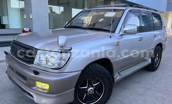 Nunua Ilio tumika Toyota Land Cruiser Fedha Gari ndani ya Dar es Salaam nchini Dar es Salaam Nunua Ilio tumika Toyota Land Cruiser Fedha Gari ndani ya Dar es Salaam nchini Dar es Salaam