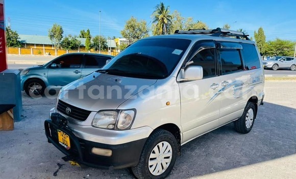Nunua Ilio tumika Toyota Noah Fedha Gari ndani ya Dar es Salaam nchini Dar es Salaam Nunua Ilio tumika Toyota Noah Fedha Gari ndani ya Dar es Salaam nchini Dar es Salaam