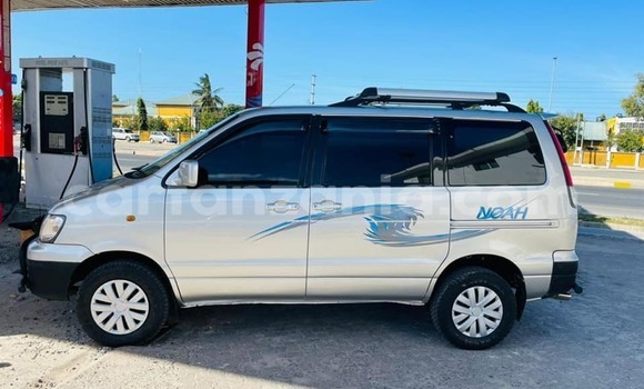 Nunua Ilio tumika Toyota Noah Fedha Gari ndani ya Dar es Salaam nchini Dar es Salaam Nunua Ilio tumika Toyota Noah Fedha Gari ndani ya Dar es Salaam nchini Dar es Salaam