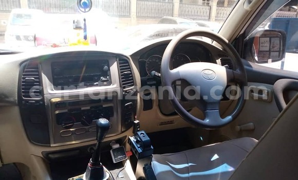 Nunua Ilio tumika Toyota Land Cruiser Nyeupe Gari ndani ya Dar es Salaam nchini Dar es Salaam Nunua Ilio tumika Toyota Land Cruiser Nyeupe Gari ndani ya Dar es Salaam nchini Dar es Salaam