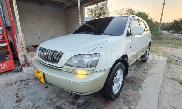 Nunua Ilio tumika Toyota Harrier Nyeupe Gari ndani ya Dar es Salaam nchini Dar es Salaam Nunua Ilio tumika Toyota Harrier Nyeupe Gari ndani ya Dar es Salaam nchini Dar es Salaam