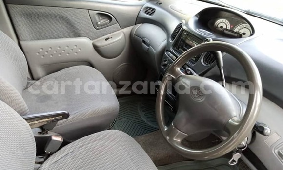 Nunua Ilio tumika Toyota FunCargo Beige Gari ndani ya Dar es Salaam nchini Dar es Salaam Nunua Ilio tumika Toyota FunCargo Beige Gari ndani ya Dar es Salaam nchini Dar es Salaam