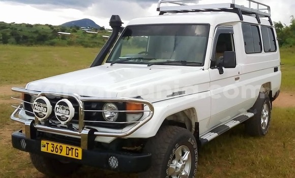 Nunua Ilio tumika Toyota Land Cruiser Nyeupe Gari ndani ya Dar es Salaam nchini Dar es Salaam Nunua Ilio tumika Toyota Land Cruiser Nyeupe Gari ndani ya Dar es Salaam nchini Dar es Salaam
