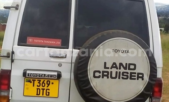 Nunua Ilio tumika Toyota Land Cruiser Nyeupe Gari ndani ya Dar es Salaam nchini Dar es Salaam Nunua Ilio tumika Toyota Land Cruiser Nyeupe Gari ndani ya Dar es Salaam nchini Dar es Salaam