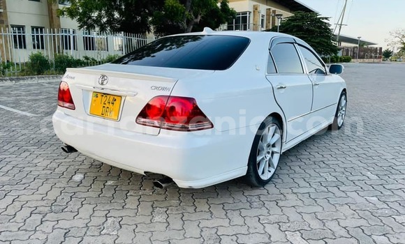 Nunua Ilio tumika Toyota Crown Nyeupe Gari ndani ya Dar es Salaam nchini Dar es Salaam Nunua Ilio tumika Toyota Crown Nyeupe Gari ndani ya Dar es Salaam nchini Dar es Salaam