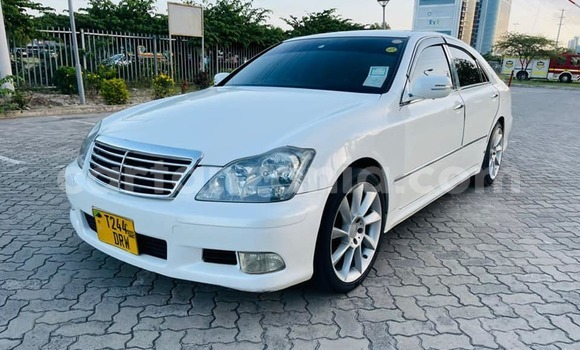 Nunua Ilio tumika Toyota Crown Nyeupe Gari ndani ya Dar es Salaam nchini Dar es Salaam Nunua Ilio tumika Toyota Crown Nyeupe Gari ndani ya Dar es Salaam nchini Dar es Salaam