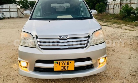 Nunua Ilio tumika Toyota Noah Fedha Gari ndani ya Dar es Salaam nchini Dar es Salaam Nunua Ilio tumika Toyota Noah Fedha Gari ndani ya Dar es Salaam nchini Dar es Salaam