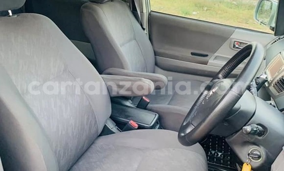 Nunua Ilio tumika Toyota Noah Fedha Gari ndani ya Dar es Salaam nchini Dar es Salaam Nunua Ilio tumika Toyota Noah Fedha Gari ndani ya Dar es Salaam nchini Dar es Salaam