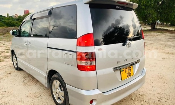 Nunua Ilio tumika Toyota Noah Fedha Gari ndani ya Dar es Salaam nchini Dar es Salaam Nunua Ilio tumika Toyota Noah Fedha Gari ndani ya Dar es Salaam nchini Dar es Salaam