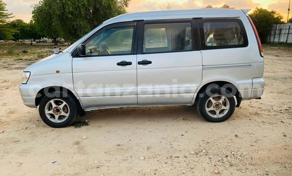 Nunua Ilio tumika Toyota Noah Fedha Gari ndani ya Dar es Salaam nchini Dar es Salaam Nunua Ilio tumika Toyota Noah Fedha Gari ndani ya Dar es Salaam nchini Dar es Salaam