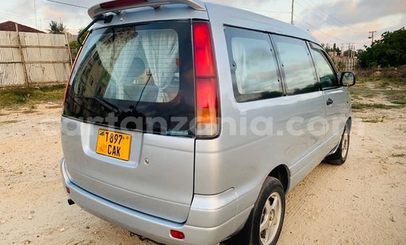 Nunua Ilio tumika Toyota Noah Fedha Gari ndani ya Dar es Salaam nchini Dar es Salaam Nunua Ilio tumika Toyota Noah Fedha Gari ndani ya Dar es Salaam nchini Dar es Salaam