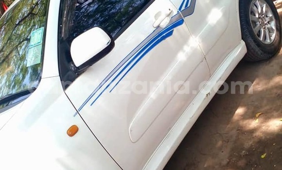 Nunua Ilio tumika Toyota RAV4 Nyeupe Gari ndani ya Dar es Salaam nchini Dar es Salaam Nunua Ilio tumika Toyota RAV4 Nyeupe Gari ndani ya Dar es Salaam nchini Dar es Salaam
