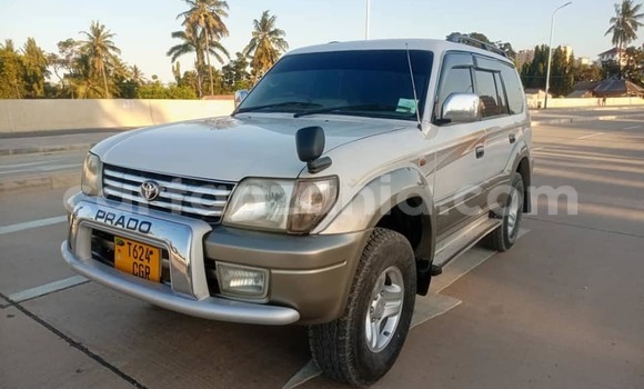 Nunua Ilio tumika Toyota Land Cruiser Prado Beige Gari ndani ya Dar es Salaam nchini Dar es Salaam Nunua Ilio tumika Toyota Land Cruiser Prado Beige Gari ndani ya Dar es Salaam nchini Dar es Salaam