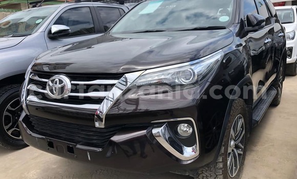 Nunua Ilio tumika Toyota Fortuner Nyeusi Gari ndani ya Dar es Salaam nchini Dar es Salaam Nunua Ilio tumika Toyota Fortuner Nyeusi Gari ndani ya Dar es Salaam nchini Dar es Salaam