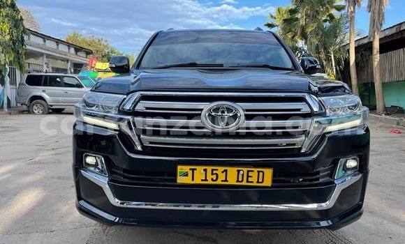 Nunua Ilio tumika Toyota Land Cruiser Nyeusi Gari ndani ya Dar es Salaam nchini Dar es Salaam