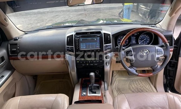 Nunua Ilio tumika Toyota Land Cruiser Nyeusi Gari ndani ya Dar es Salaam nchini Dar es Salaam Nunua Ilio tumika Toyota Land Cruiser Nyeusi Gari ndani ya Dar es Salaam nchini Dar es Salaam