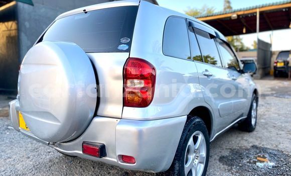 Nunua Ilio tumika Toyota RAV4 Fedha Gari ndani ya Dar es Salaam nchini Dar es Salaam Nunua Ilio tumika Toyota RAV4 Fedha Gari ndani ya Dar es Salaam nchini Dar es Salaam