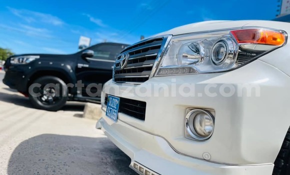 Buy Used Toyota Land Cruiser White Car in Dar es Salaam in Dar es Salaam Buy Used Toyota Land Cruiser White Car in Dar es Salaam in Dar es Salaam