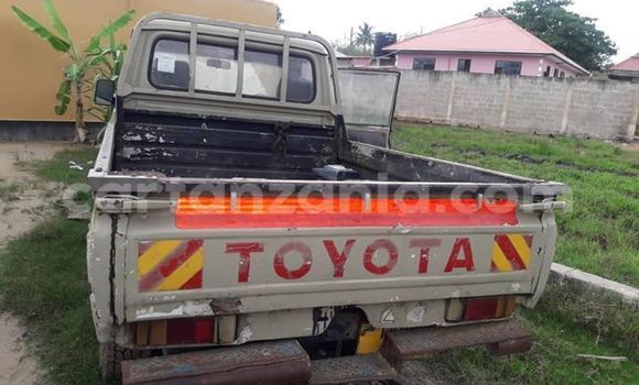 Buy Used Toyota Pickup Beige Car in Dar es Salaam in Dar es Salaam Buy Used Toyota Pickup Beige Car in Dar es Salaam in Dar es Salaam