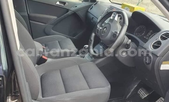 Nunua Ilio tumika Volkswagen Tiguan Nyeusi Gari ndani ya Dar es Salaam nchini Dar es Salaam Nunua Ilio tumika Volkswagen Tiguan Nyeusi Gari ndani ya Dar es Salaam nchini Dar es Salaam