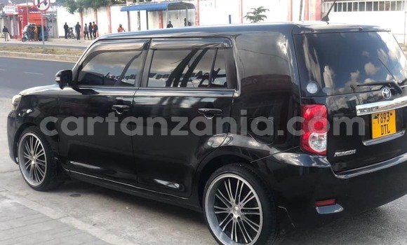 Nunua Ilio tumika Toyota Corolla Rumion Nyeusi Gari ndani ya Dar es Salaam nchini Dar es Salaam