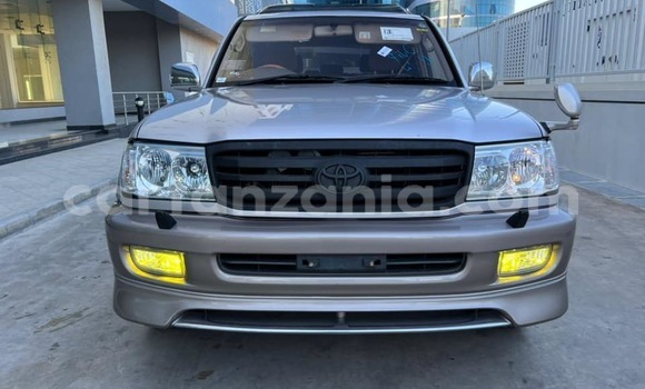 Buy Used Toyota Land Cruiser Silver Car in Dar es Salaam in Dar es Salaam Buy Used Toyota Land Cruiser Silver Car in Dar es Salaam in Dar es Salaam
