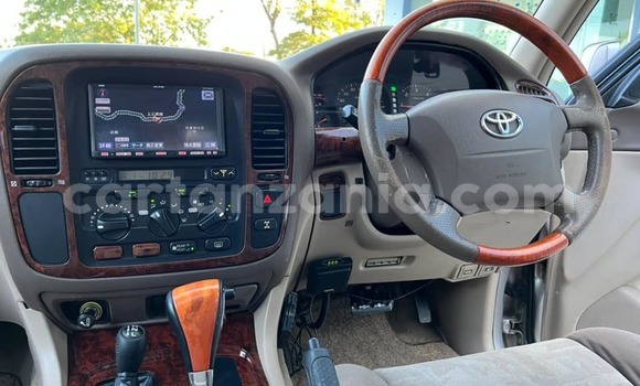 Buy Used Toyota Land Cruiser Silver Car in Dar es Salaam in Dar es Salaam Buy Used Toyota Land Cruiser Silver Car in Dar es Salaam in Dar es Salaam