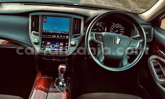 Buy Used Toyota Crown Blue Car in Dar es Salaam in Dar es Salaam Buy Used Toyota Crown Blue Car in Dar es Salaam in Dar es Salaam