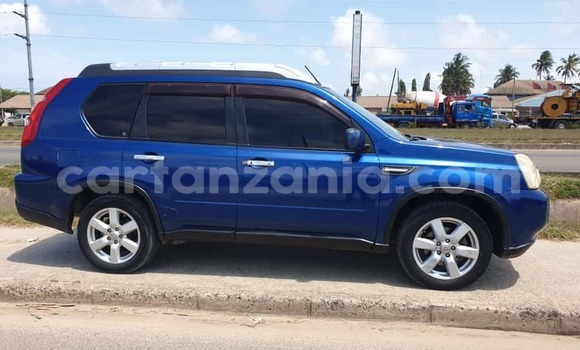 Nunua Ilio tumika Nissan X–Trail Bluu Gari ndani ya Dar es Salaam nchini Dar es Salaam