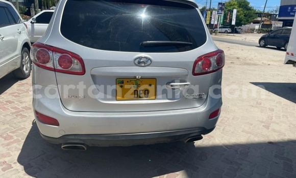Buy Used Hyundai Santa Fe Silver Car in Dar es Salaam in Dar es Salaam Buy Used Hyundai Santa Fe Silver Car in Dar es Salaam in Dar es Salaam