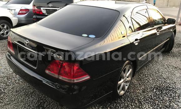 Nunua Ilio tumika Toyota Crown Nyeusi Gari ndani ya Dar es Salaam nchini Dar es Salaam Nunua Ilio tumika Toyota Crown Nyeusi Gari ndani ya Dar es Salaam nchini Dar es Salaam