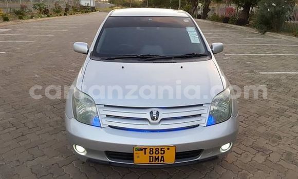 Buy Used Toyota IST Silver Car in Dar es Salaam in Dar es Salaam Buy Used Toyota IST Silver Car in Dar es Salaam in Dar es Salaam
