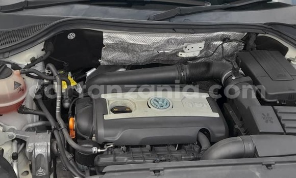 Nunua Ilio tumika Volkswagen Tiguan Nyeupe Gari ndani ya Dar es Salaam nchini Dar es Salaam Nunua Ilio tumika Volkswagen Tiguan Nyeupe Gari ndani ya Dar es Salaam nchini Dar es Salaam