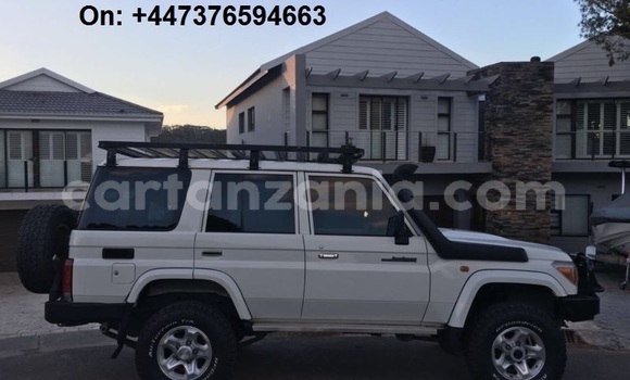 Buy Used Toyota Land Cruiser Silver Car in Dar es Salaam in Dar es Salaam