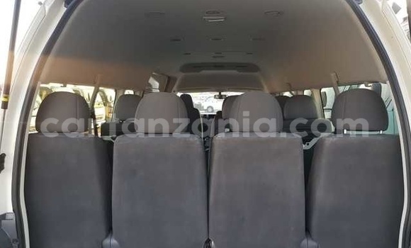Buy Used Toyota Hiace White Car in Dar es Salaam in Dar es Salaam Buy Used Toyota Hiace White Car in Dar es Salaam in Dar es Salaam