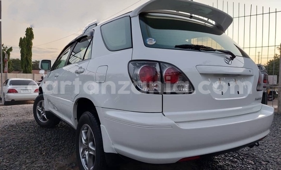 Nunua Ilio tumika Toyota Harrier Nyeupe Gari ndani ya Dar es Salaam nchini Dar es Salaam Nunua Ilio tumika Toyota Harrier Nyeupe Gari ndani ya Dar es Salaam nchini Dar es Salaam