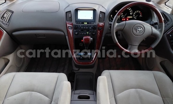 Nunua Ilio tumika Toyota Harrier Nyeupe Gari ndani ya Dar es Salaam nchini Dar es Salaam Nunua Ilio tumika Toyota Harrier Nyeupe Gari ndani ya Dar es Salaam nchini Dar es Salaam