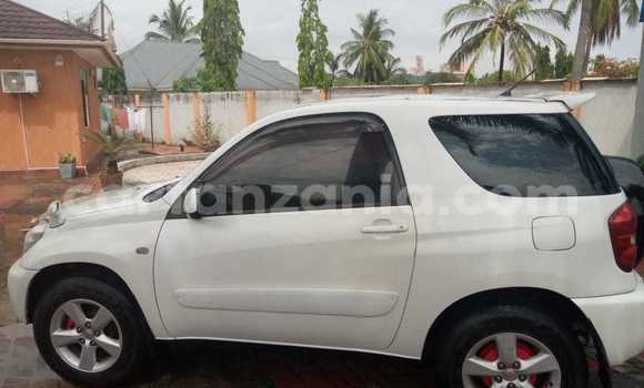 Buy Used Toyota RAV4 White Car in Dar es Salaam in Dar es Salaam Buy Used Toyota RAV4 White Car in Dar es Salaam in Dar es Salaam