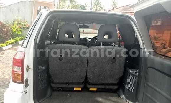 Buy Used Toyota RAV4 White Car in Dar es Salaam in Dar es Salaam Buy Used Toyota RAV4 White Car in Dar es Salaam in Dar es Salaam