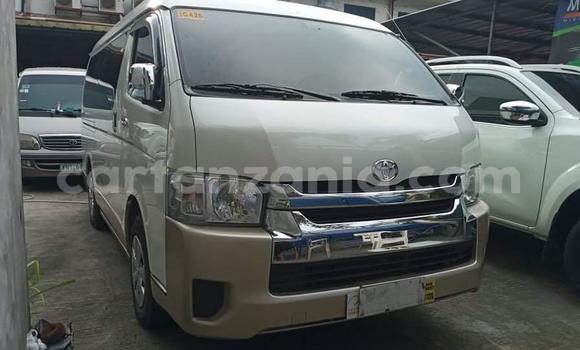 Buy Used Toyota Hiace White Car in Dodoma in Dodoma