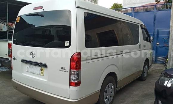 Buy Used Toyota Hiace White Car in Dodoma in Dodoma Buy Used Toyota Hiace White Car in Dodoma in Dodoma