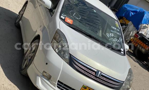 Buy Used Toyota ISis White Car in Mwanza in Mwanza
