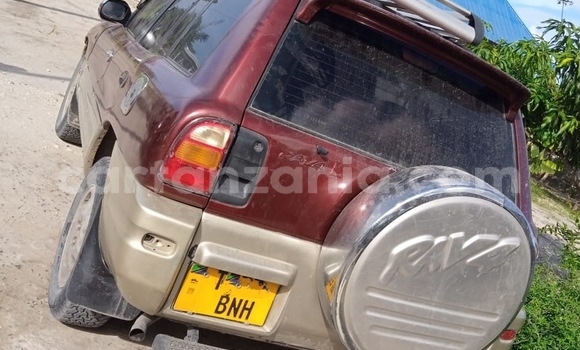 Nunua Ilio tumika Toyota RAV4 Nyekundu Gari ndani ya Dar es Salaam nchini Dar es Salaam Nunua Ilio tumika Toyota RAV4 Nyekundu Gari ndani ya Dar es Salaam nchini Dar es Salaam