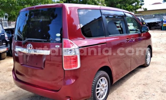 Nunua Ilio tumika Toyota Noah Nyekundu Gari ndani ya Dar es Salaam nchini Dar es Salaam Nunua Ilio tumika Toyota Noah Nyekundu Gari ndani ya Dar es Salaam nchini Dar es Salaam