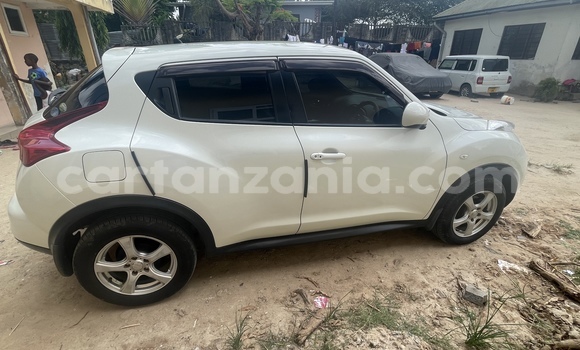 Buy Used Nissan Juke White Car in Dar es Salaam in Dar es Salaam